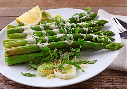 Spargel mit Feta-Sauce