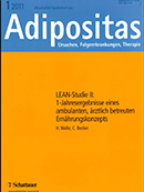 Dies ist die Studie, auf die in der S3-Leitlinie zur „Prävention und Therapie der Adipositas“ Bezug genommen wird. Vorgestellt werden die 1-Jahresergebnisse einer multizentrischen Studie (18 Bodymed-Center) von 665 übergewichtigen und adipösen Teilnehmer/innen am Bodymed-Ernährungsprogramm. Im Mittel wurde ein Gewichtsverlust von 9,8 kg (10,7 %) erzielt, der zu mehr als 65 % auf den Verlust von Körperfett zurückzuführen war. Wie schon in anderen Studien, wurden die Erfolgskriterien für ambulante Adipositastherapieprogramme erfüllt. Innerhalb eines Jahres hatten 77,7 % der Teilnehmer/innen ihr Gewicht um mindestens 5 % und 47,4 % um mindestens 10 % reduziert (gefordert wird eine Gewichtsabnahme in 50 bzw. 20 % der Fälle).  Quelle: Walle, Becker: LEAN-Studie II: 1-Jahresergebnisse eines ambulanten, ärztlich betreuten Ernährungskonzepts: Adipositas, 2011; 5: 15-24.